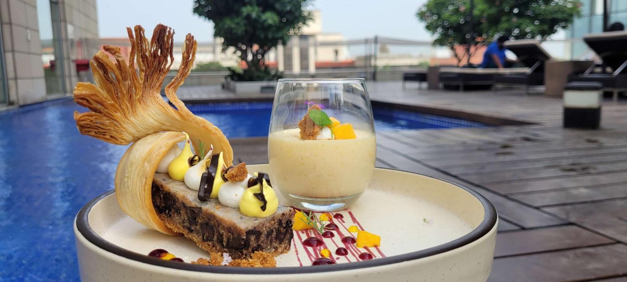 Radisson Blu Hotel, Greater Noida Exterior foto A dessert at the restaurant