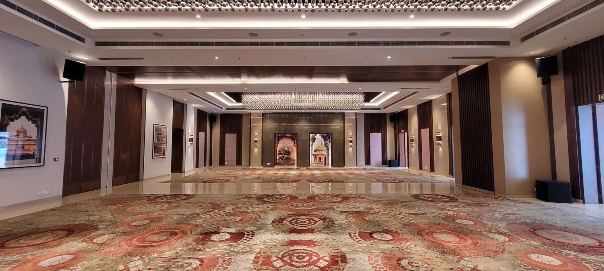 Radisson Blu Hotel, Greater Noida Exterior foto The lobby of the hotel