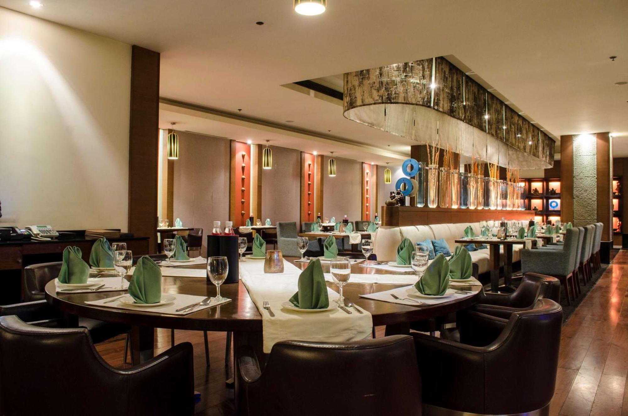 Radisson Blu Hotel, Greater Noida Exterior foto The restaurant
