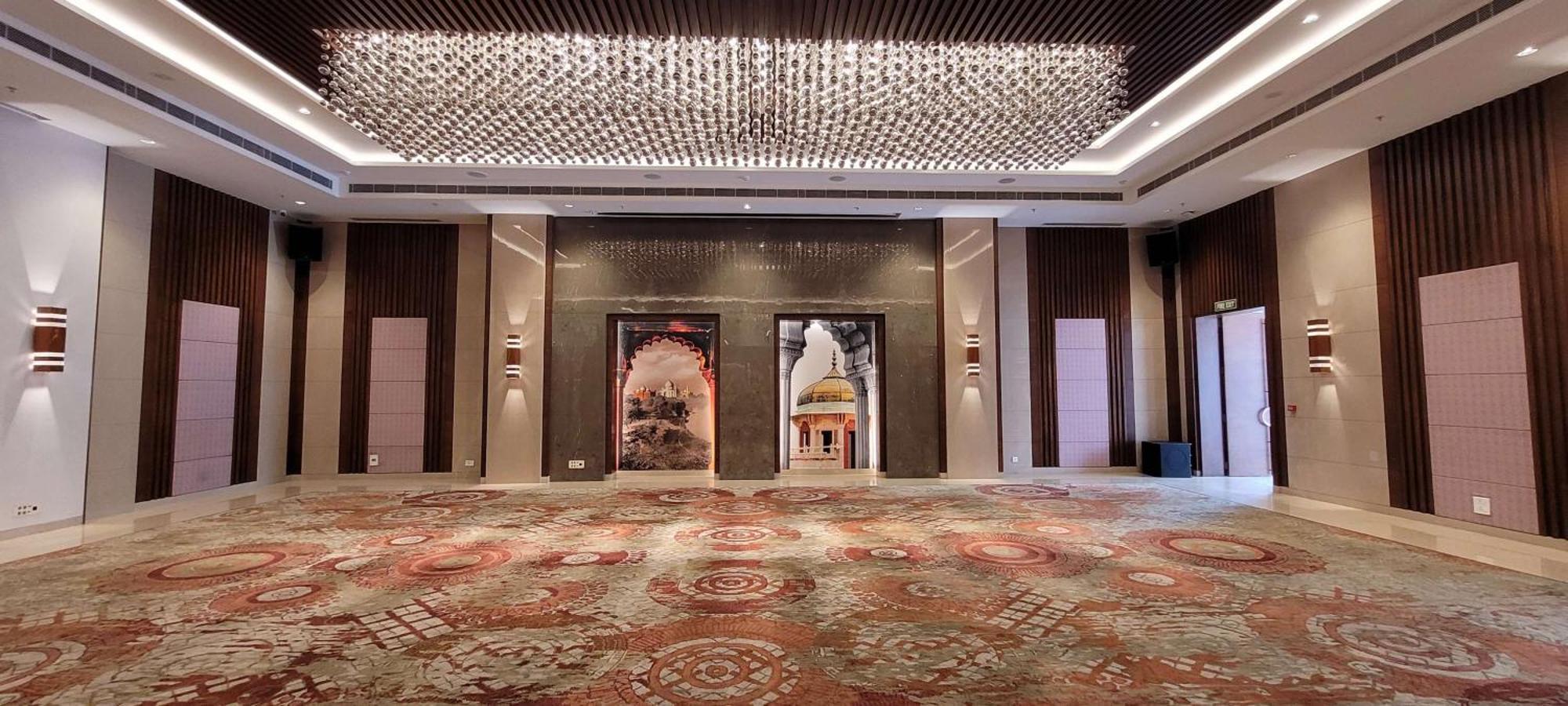 Radisson Blu Hotel, Greater Noida Exterior foto The lobby of the hotel